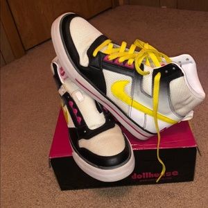 Nike delta force size 9